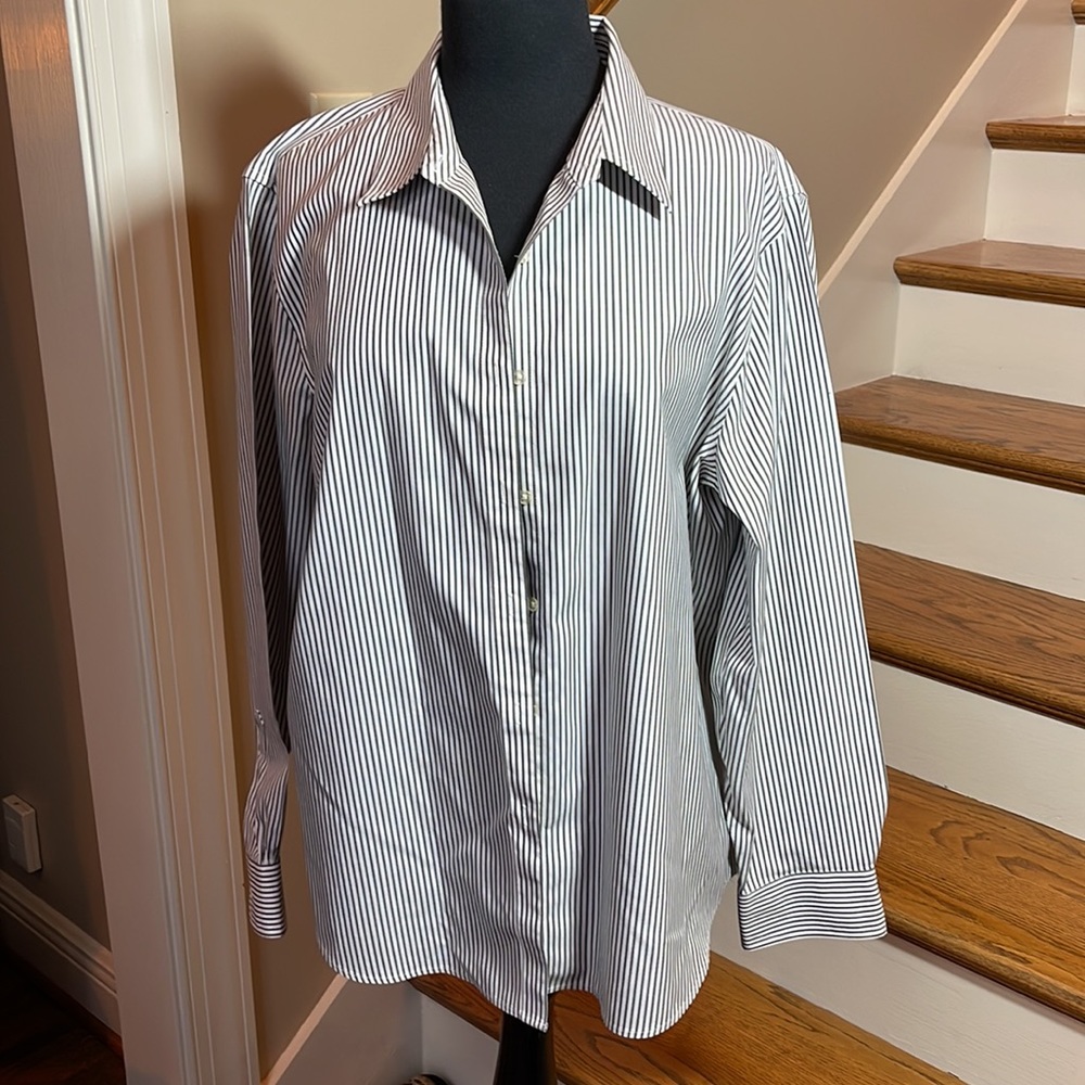 JONE OF NEW YORK SIGNATURE NON-IRON  SHIRT WOMEN SIZE XL BLACK / WHITE STRIP